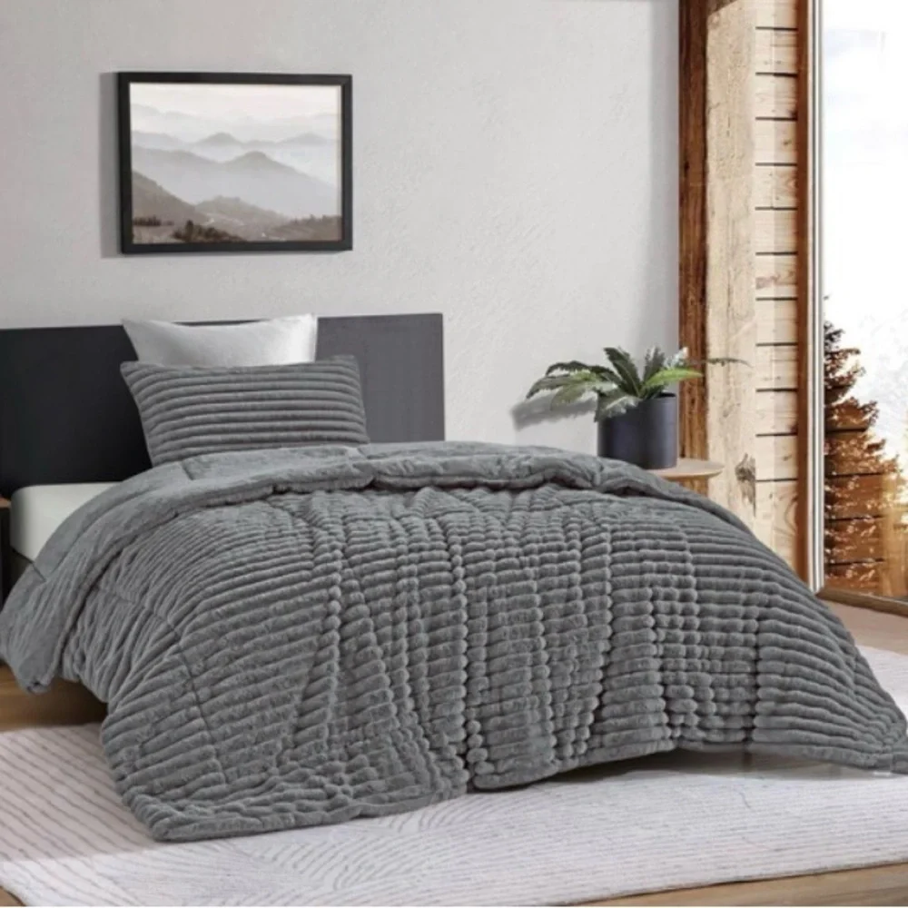Luxurious Tan Quilted Bedding Set